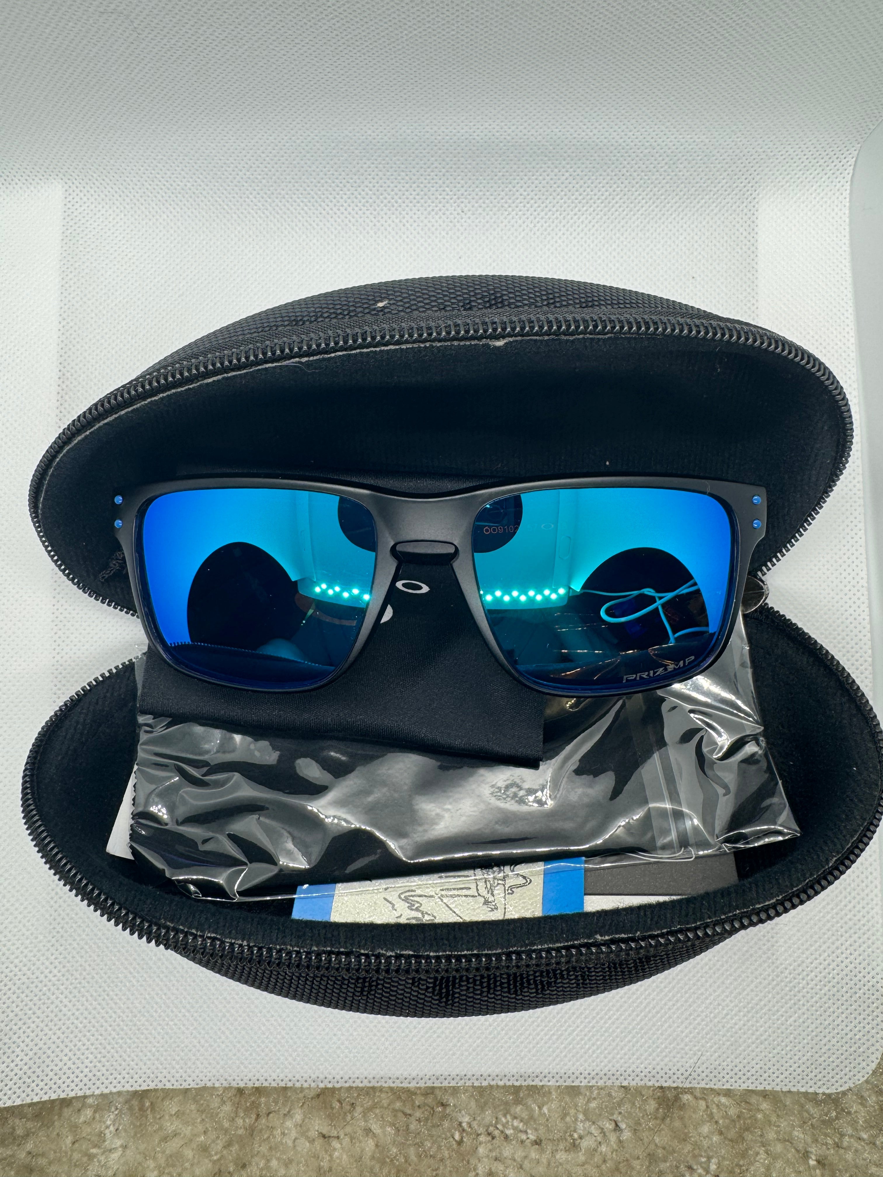 OAKLIE SUNGLASSES