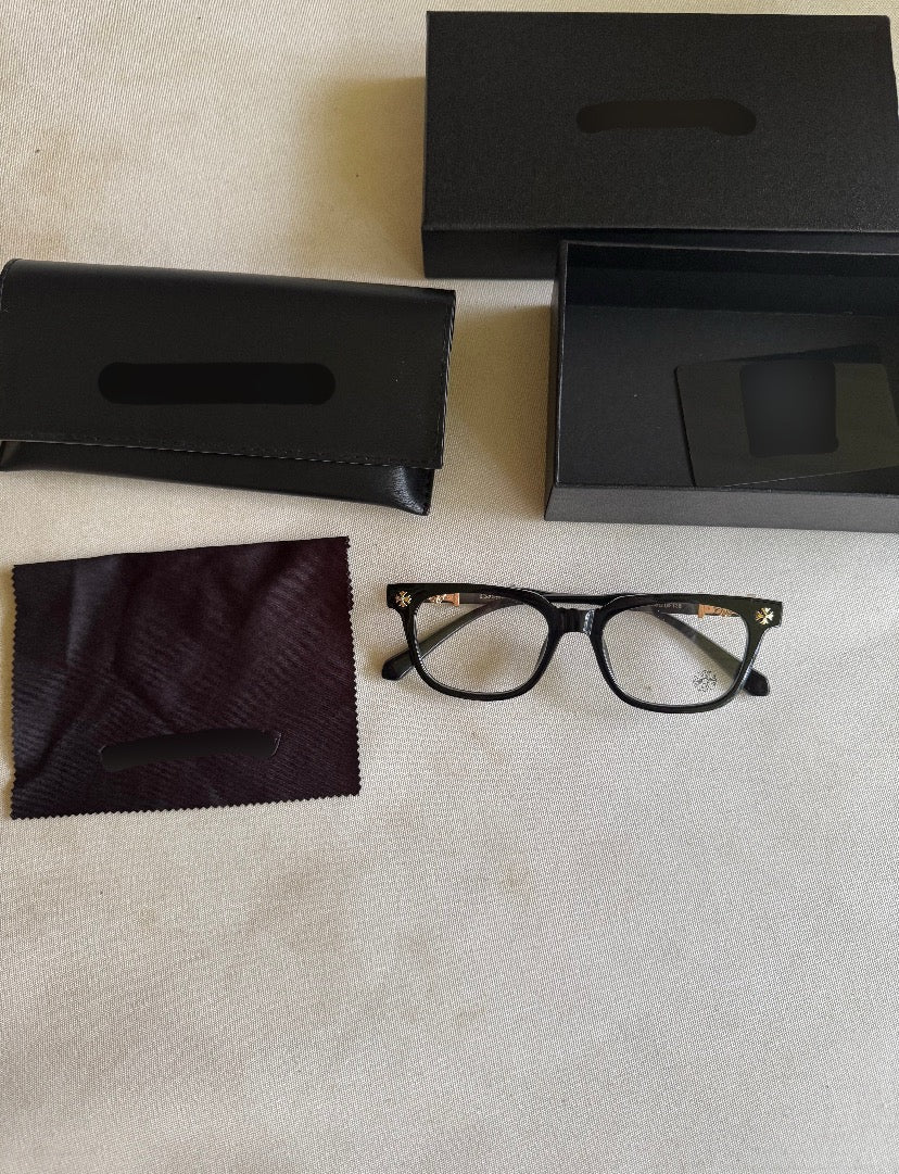 DESIGNER SUNGLASSES